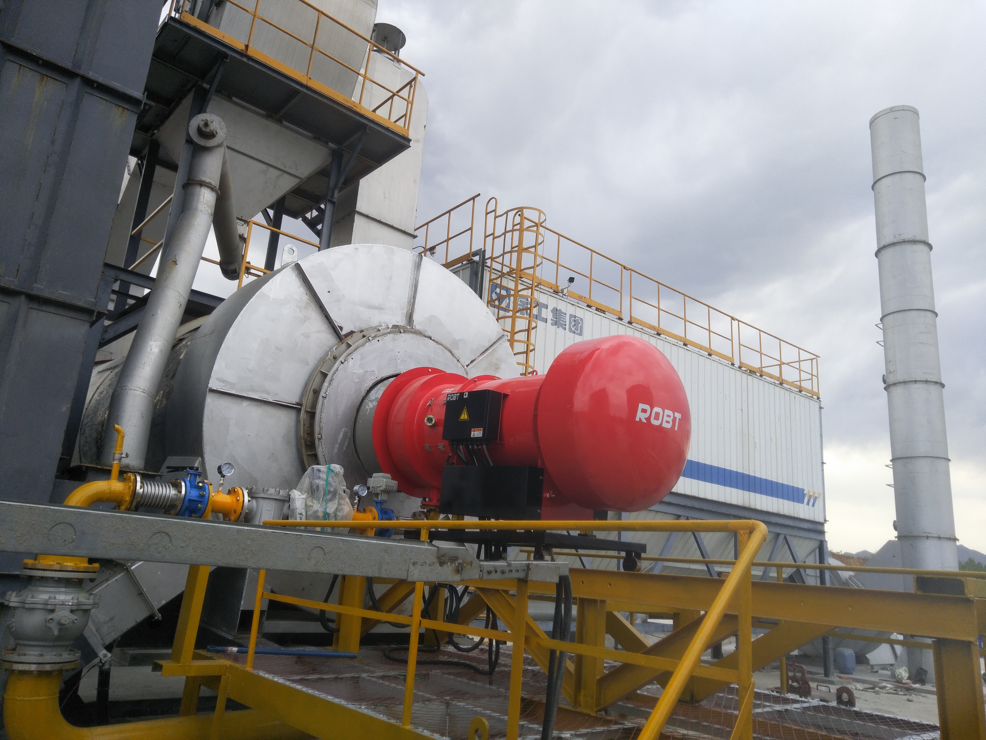 朝陽筑路機械燃燒器安裝現場